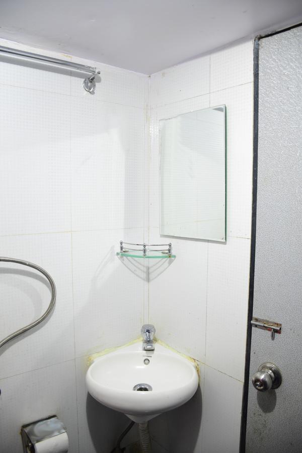 Hotel K.C Residency Мумбай Екстериор снимка